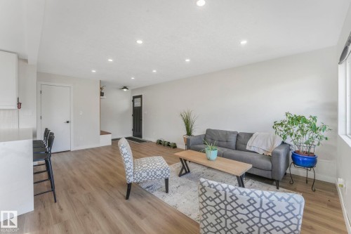 7404 82 Street, Edmonton, AB - Indoor Photo Showing Living Room