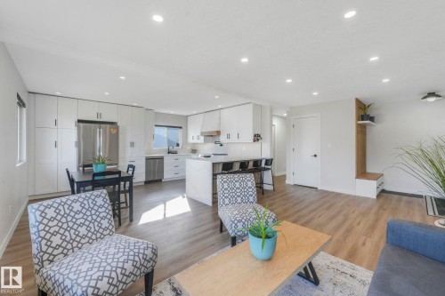 7404 82 Street, Edmonton, AB - Indoor Photo Showing Living Room