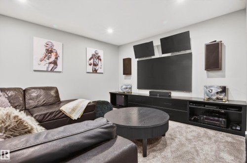 8207 101 Avenue Nw, Edmonton, AB - Indoor Photo Showing Living Room