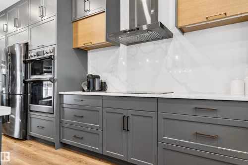 8207 101 Avenue Nw, Edmonton, AB - Indoor Photo Showing Kitchen