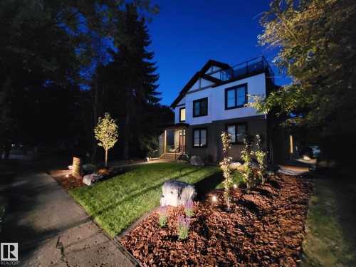 8207 101 Avenue Nw, Edmonton, AB - Outdoor