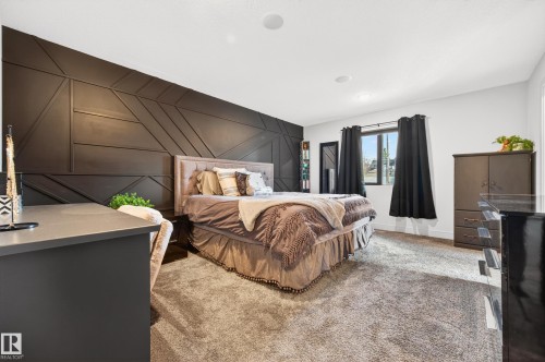 8207 101 Avenue Nw, Edmonton, AB - Indoor Photo Showing Bedroom
