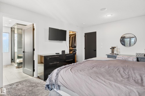 8207 101 Avenue Nw, Edmonton, AB - Indoor Photo Showing Bedroom