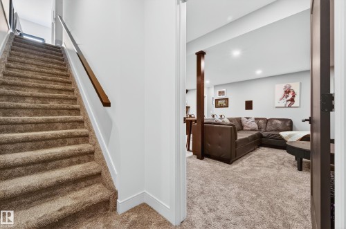 8207 101 Avenue Nw, Edmonton, AB - Indoor Photo Showing Other Room