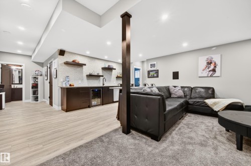 8207 101 Avenue Nw, Edmonton, AB - Indoor Photo Showing Living Room