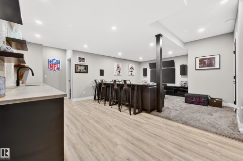8207 101 Avenue Nw, Edmonton, AB - Indoor