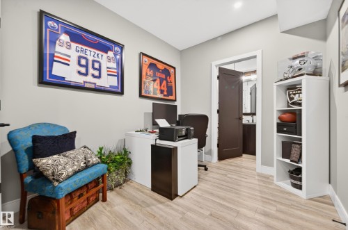 8207 101 Avenue Nw, Edmonton, AB - Indoor Photo Showing Other Room