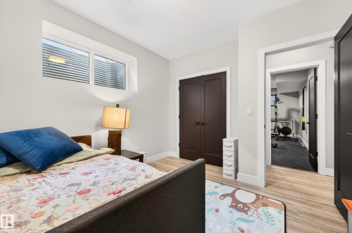 8207 101 Avenue Nw, Edmonton, AB - Indoor Photo Showing Bedroom