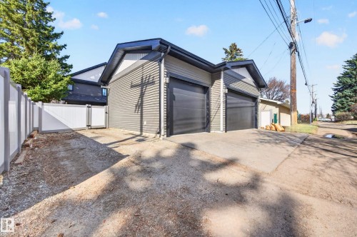 8207 101 Avenue Nw, Edmonton, AB - Outdoor