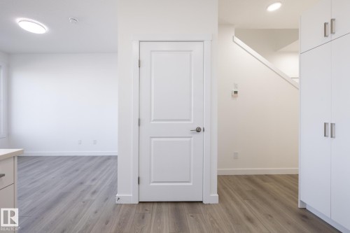 48 7110 Keswick Common, Edmonton, AB - Indoor Photo Showing Other Room