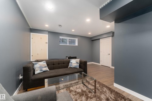 1019 177 Street, Edmonton, AB - Indoor