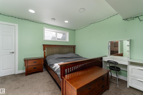 1019 177 Street, Edmonton, AB - Indoor Photo Showing Bedroom