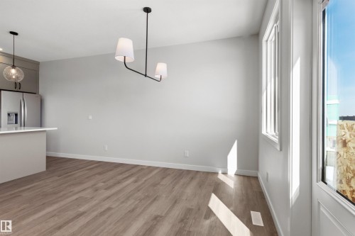 287 Paterson Link Link, Edmonton, AB - Indoor Photo Showing Kitchen