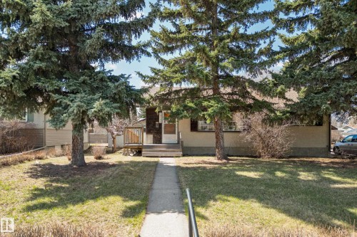 10504 45 Street  Edmonton, AB T6A 1X3