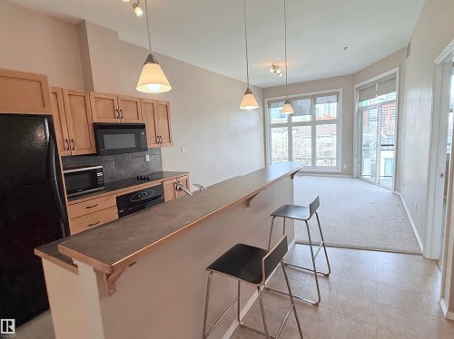 513 10147 112 Street, Edmonton, AB - Indoor Photo Showing Kitchen