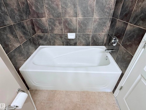 513 10147 112 Street, Edmonton, AB - Indoor Photo Showing Bathroom