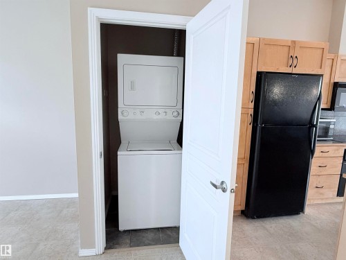 513 10147 112 Street, Edmonton, AB - Indoor Photo Showing Laundry Room