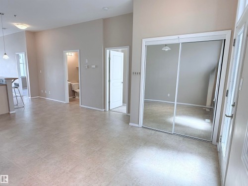 513 10147 112 Street, Edmonton, AB - Indoor Photo Showing Other Room