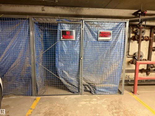 513 10147 112 Street, Edmonton, AB - Indoor Photo Showing Garage