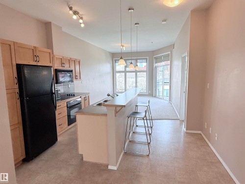 513 10147 112 Street, Edmonton, AB - Indoor Photo Showing Kitchen