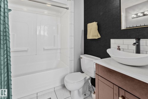 8 1020 41 Street, Edmonton, AB - Indoor Photo Showing Bathroom