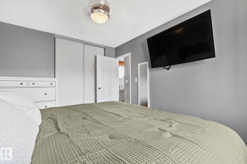 8 1020 41 Street, Edmonton, AB - Indoor Photo Showing Bedroom
