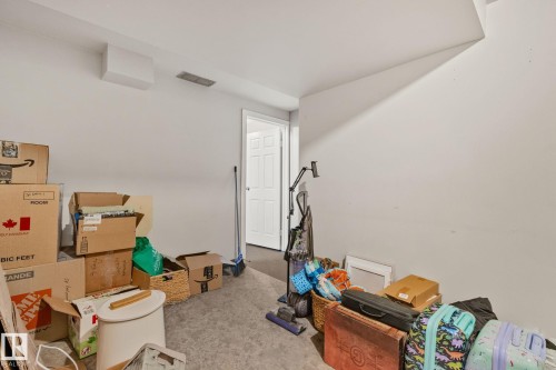 8 1020 41 Street, Edmonton, AB - Indoor