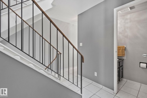 8 1020 41 Street, Edmonton, AB - Indoor Photo Showing Other Room