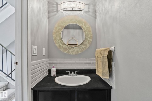 8 1020 41 Street, Edmonton, AB - Indoor Photo Showing Bathroom