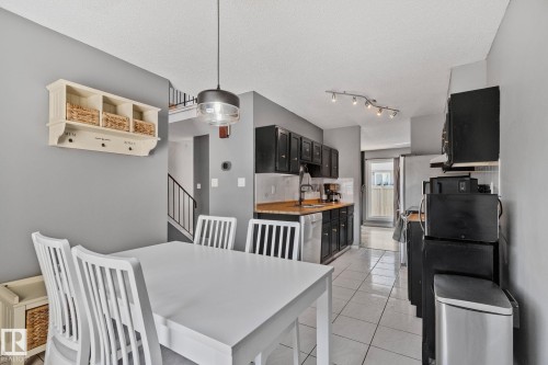 8 1020 41 Street, Edmonton, AB - Indoor