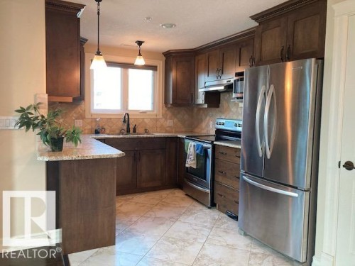 609 10142 111 Street, Edmonton, AB - Indoor Photo Showing Kitchen