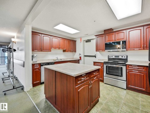 609 10142 111 Street, Edmonton, AB 