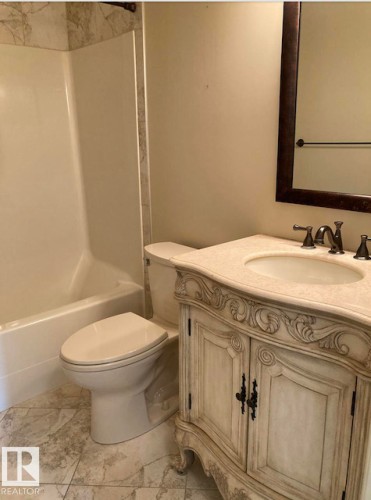 609 10142 111 Street, Edmonton, AB - Indoor Photo Showing Bathroom