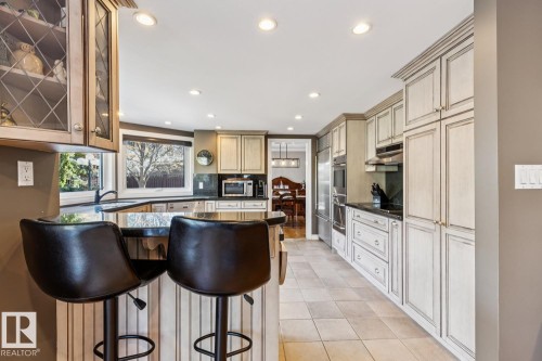701 Romaniuk Road, Edmonton, AB - Indoor Photo Showing Kitchen