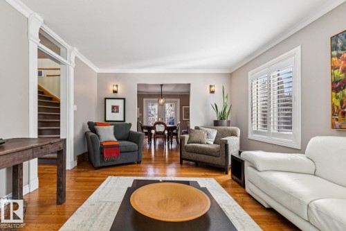 701 Romaniuk Road, Edmonton, AB - Indoor Photo Showing Living Room
