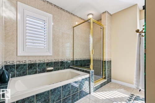 701 Romaniuk Road, Edmonton, AB - Indoor Photo Showing Bathroom