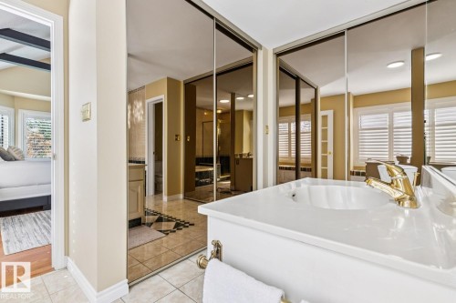 701 Romaniuk Road, Edmonton, AB - Indoor Photo Showing Bathroom