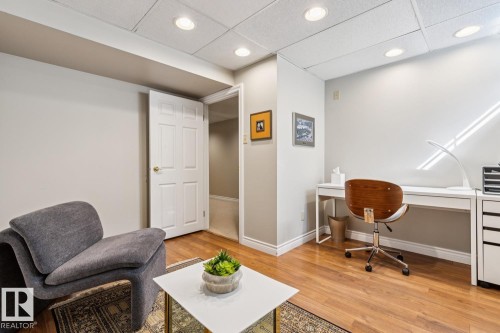 701 Romaniuk Road, Edmonton, AB - Indoor
