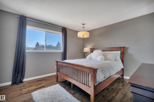 7414 183A Street, Edmonton, AB - Indoor Photo Showing Bedroom