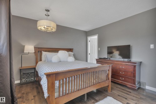 7414 183A Street, Edmonton, AB - Indoor Photo Showing Bedroom