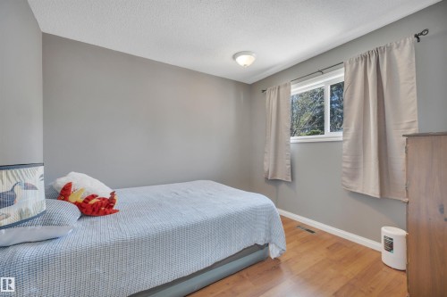 7414 183A Street, Edmonton, AB - Indoor Photo Showing Bedroom