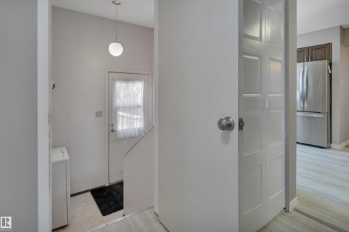 7414 183A Street, Edmonton, AB - Indoor