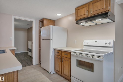 7414 183A Street, Edmonton, AB - Indoor Photo Showing Kitchen