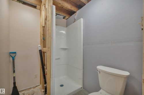 7414 183A Street, Edmonton, AB - Indoor Photo Showing Bathroom