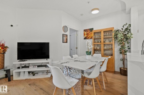 113 14259 50 Street, Edmonton, AB - Indoor