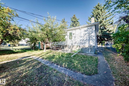 11424 105 Street, Edmonton, AB - Outdoor