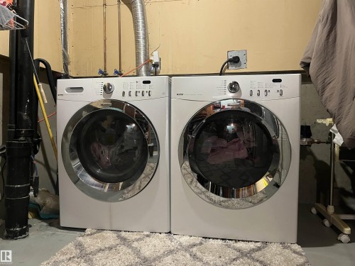 18160 96 Avenue, Edmonton, AB - Indoor Photo Showing Laundry Room