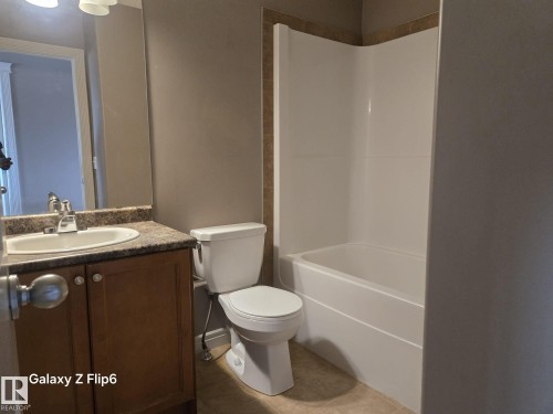 Edmonton, AB - Indoor Photo Showing Bathroom