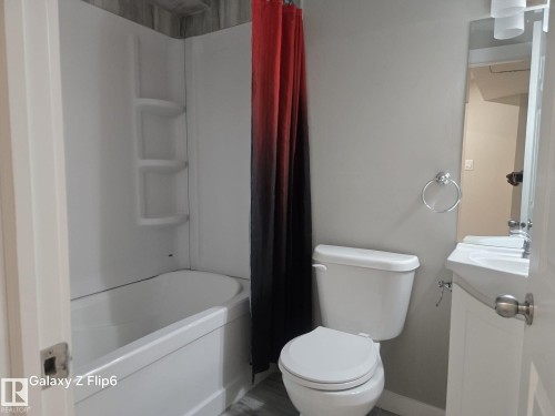 Edmonton, AB - Indoor Photo Showing Bathroom