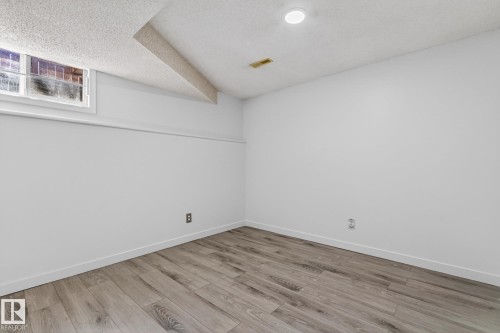 18625 66 Avenue, Edmonton, AB - Indoor Photo Showing Other Room